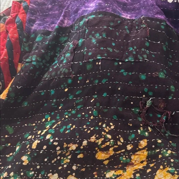 Kantha Bae Robe - Picture 5 of 5